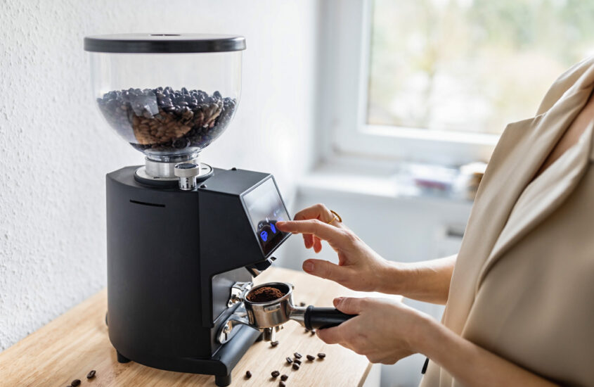 The Best Manual Espresso Machine with Built-in Grinder